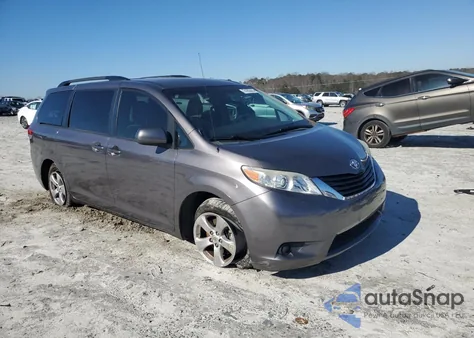 2014 Toyota Sienna Le from USA, damaged, VIN 5TDKK3DCXES511695